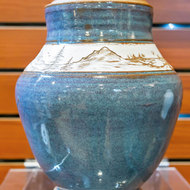 Urn-f-800×1000