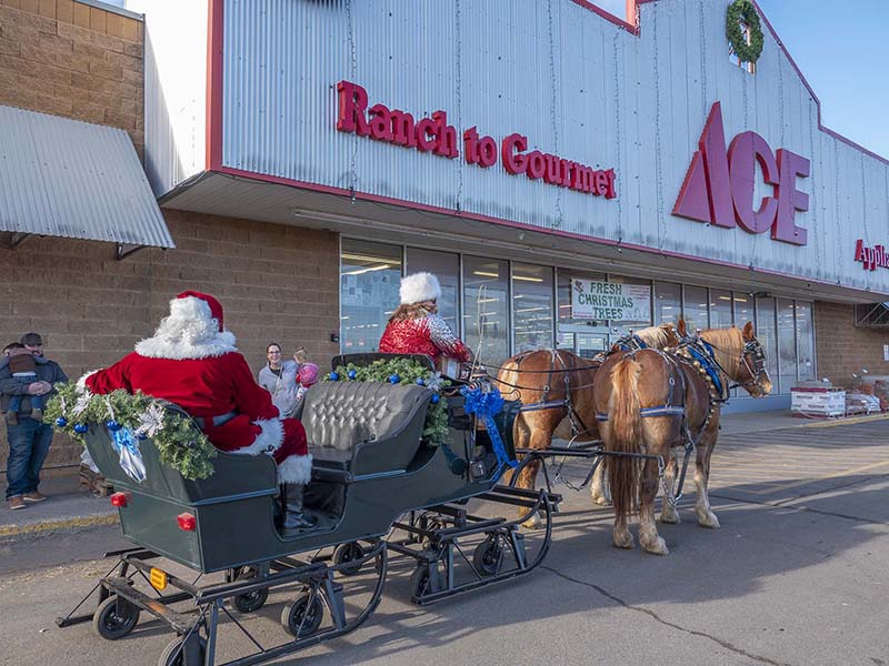 Santa gives sleigh rides in Ace Parking Lot 12-21-2024_004