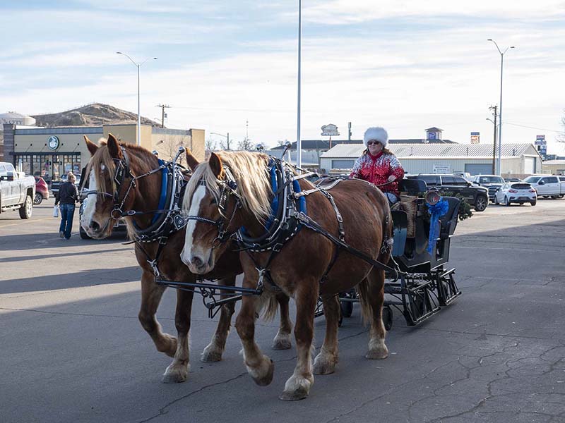 Santa gives sleigh rides in Ace Parking Lot 12-21-2024_013